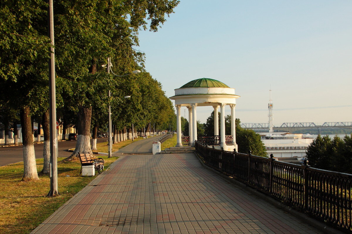 Набережная в городе ярославль