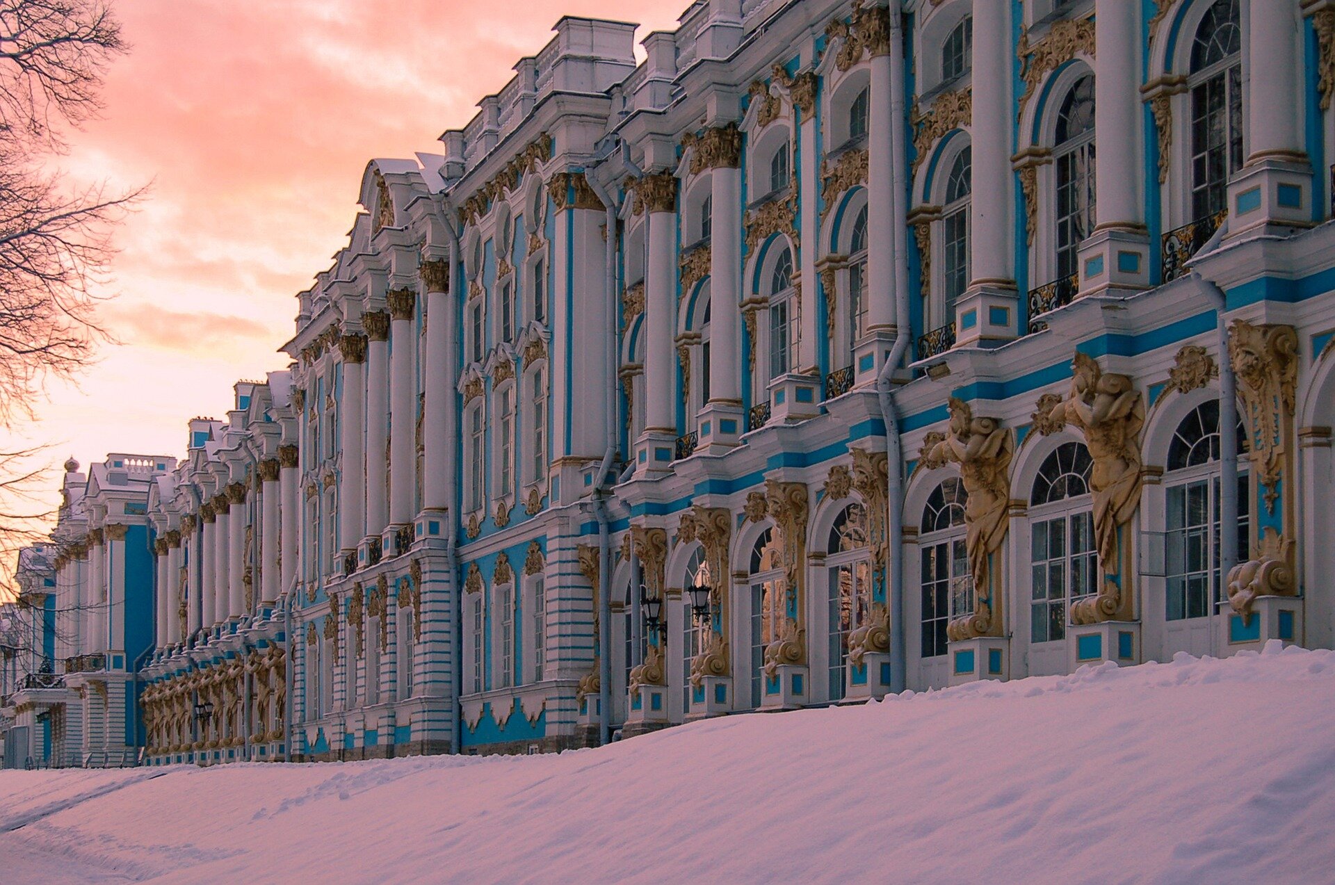 Екатерининский дворец в санкт петербурге фото. Большой Екатерининский дворец Санкт-Петербург. Царское село с посещением Екатерининского дворца. Екатерининский дворец Москва. Екатерининский дворец Торжок.