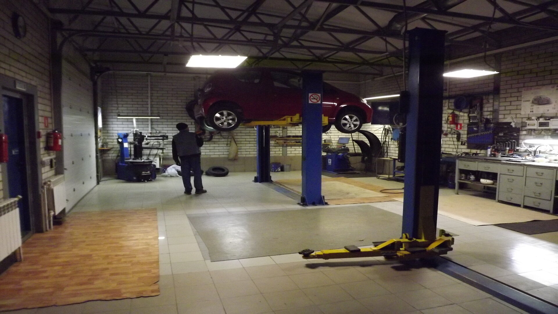 Автомастерская орёл. Автосервис орел. Дорожная сто вид. Автомастерская орёл. Автосервис 8 на 12.