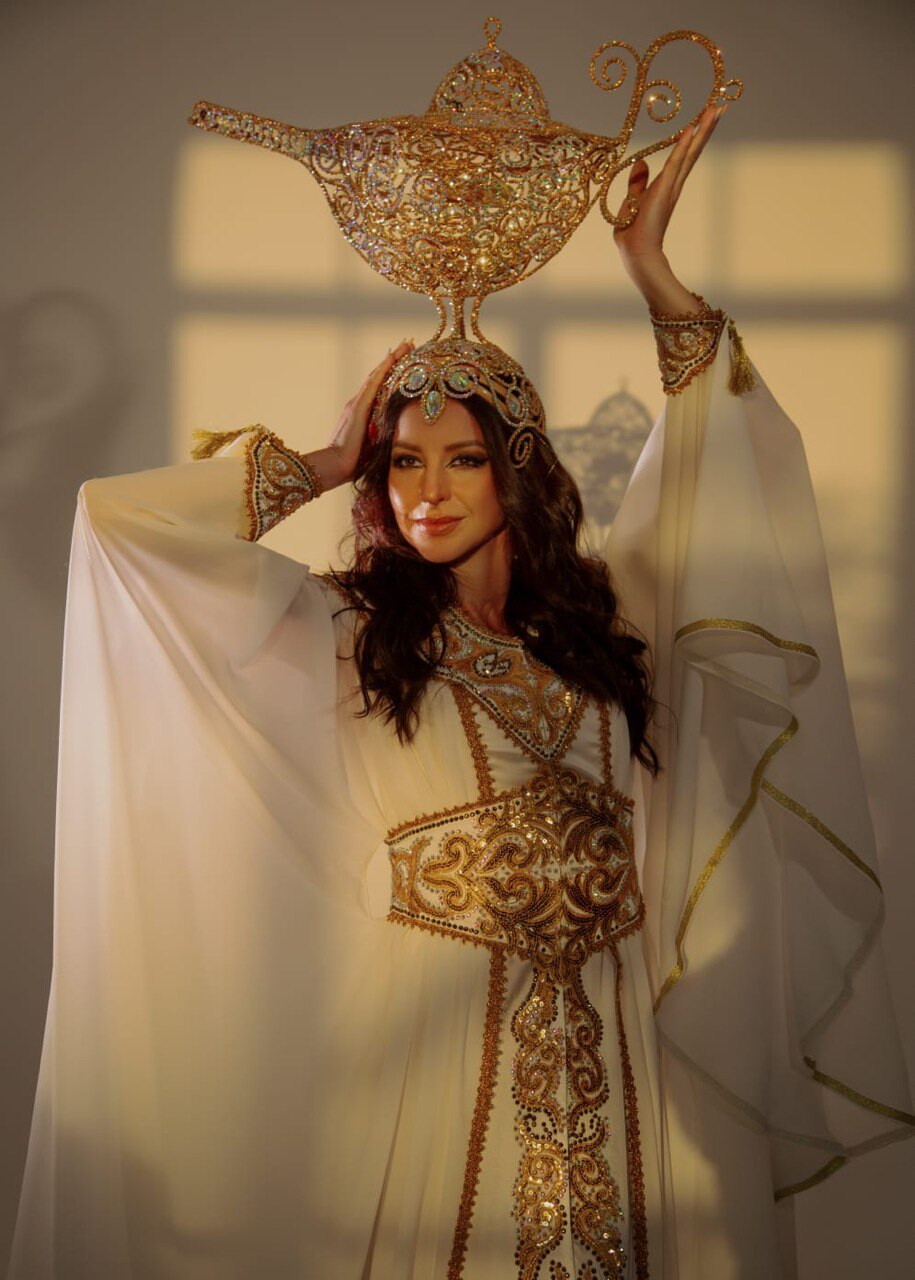 Анна Балабанова