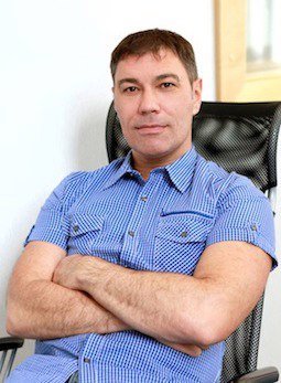 Роман Олегов