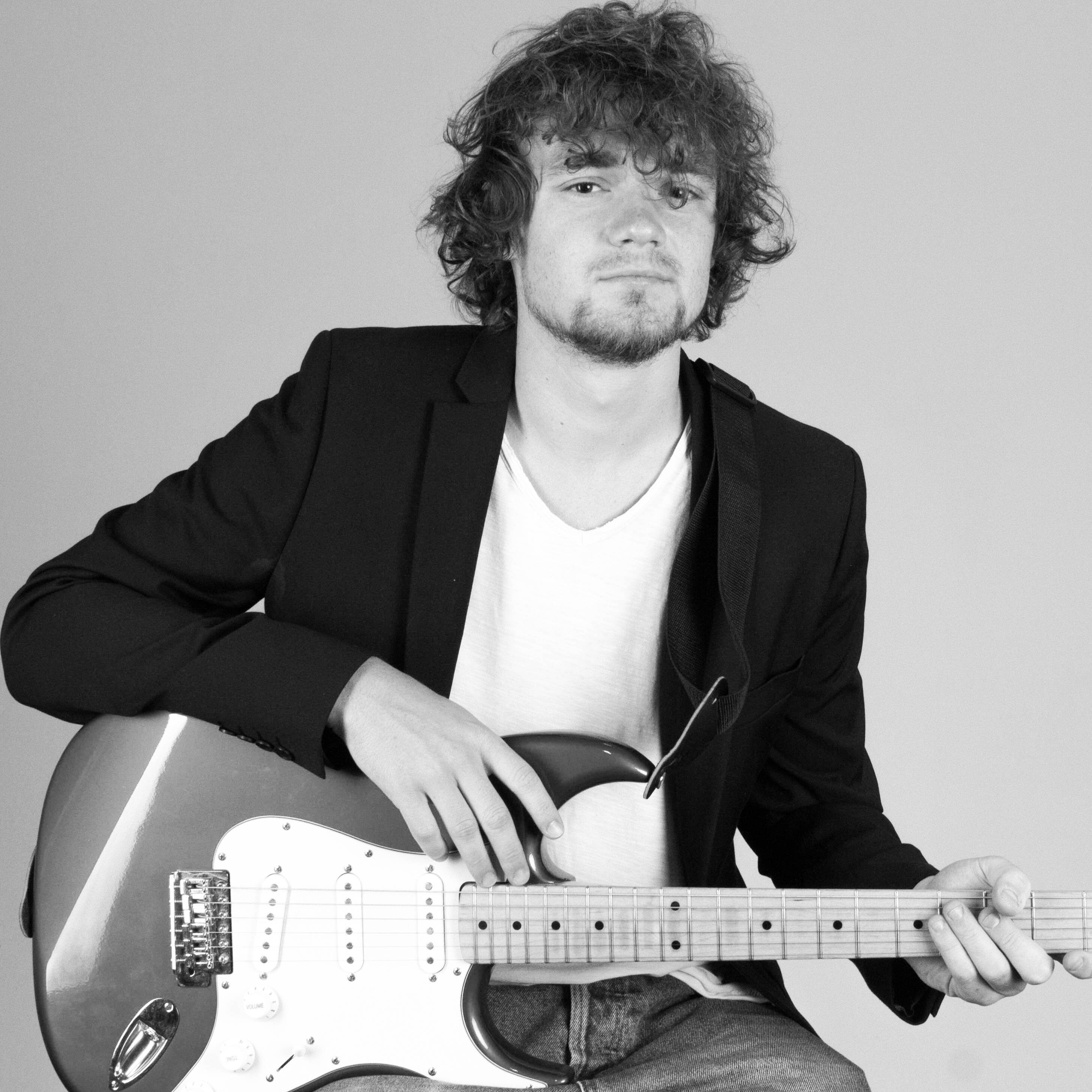 Пеньков Олег – преподаватель по игре на гитаре – Москва – Zoon.ru