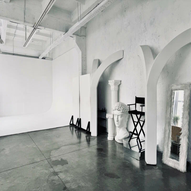 Еркектер есектерін жалап, саусақтарын алады