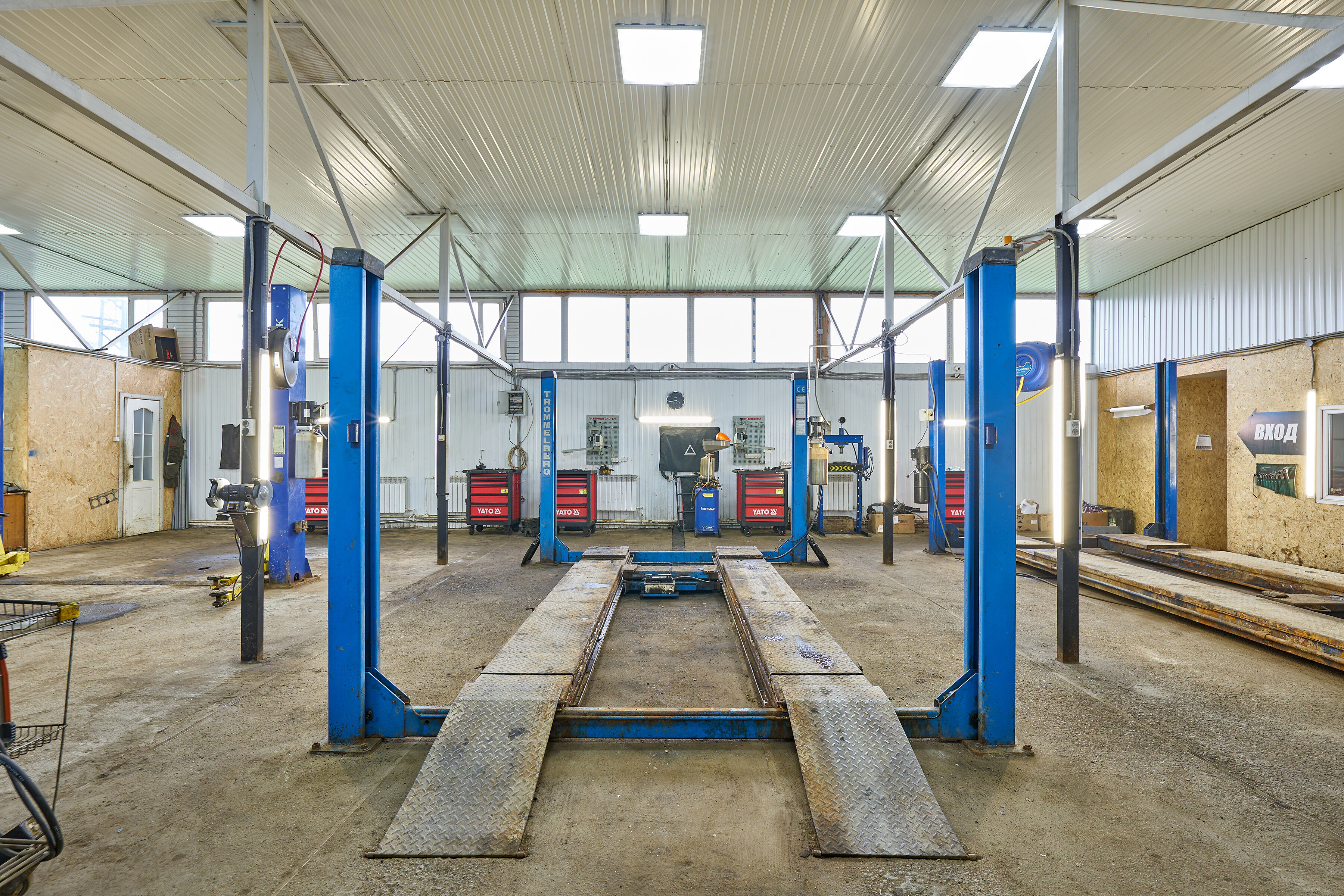 Гараж на карпинского 117. Пермский автосервис fit service шоссе космонавтов. Автосервис пермь южный. Фит сервис пермь. Автосервис пермь рядом.