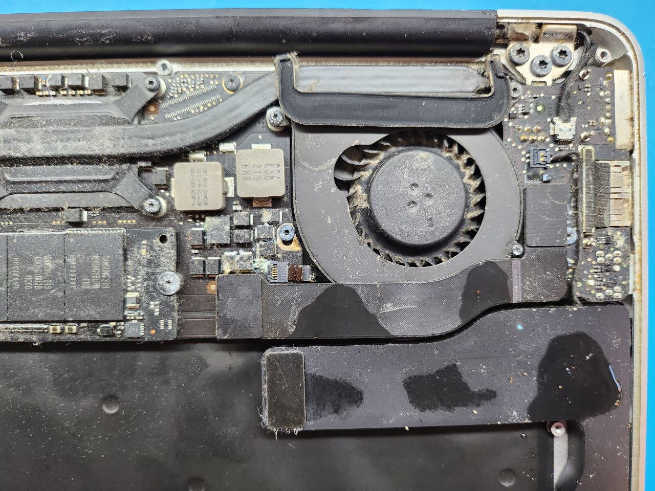 Замена видеочипа MacBook на Сенной площади рядом со мной на карте, цены -  Заменить видеочип Макбук: 43 сервисных центра с адресами, отзывами и  рейтингом - Санкт-Петербург - Zoon.ru