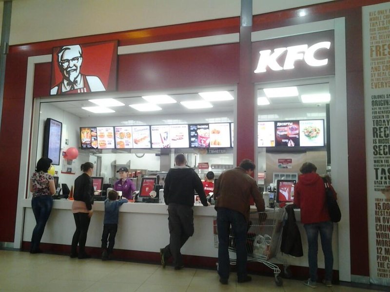 Ростикс рядом. KFC Марфино. Кафе в Ашане Марфино.