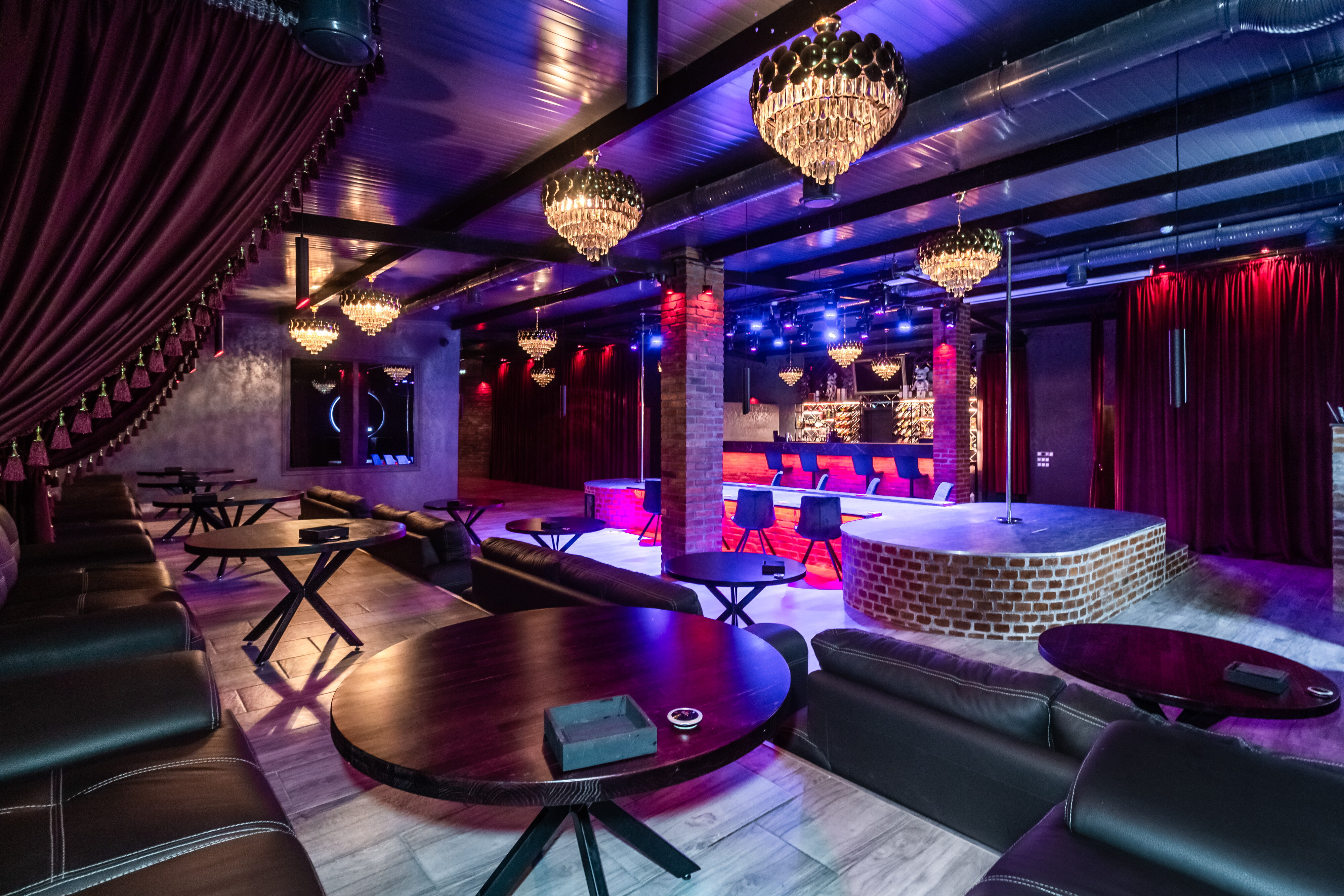 Әдемі жалаңаш әйелдер фотосы жақыннан Порно: Бөкселердегі тозақ ауруы