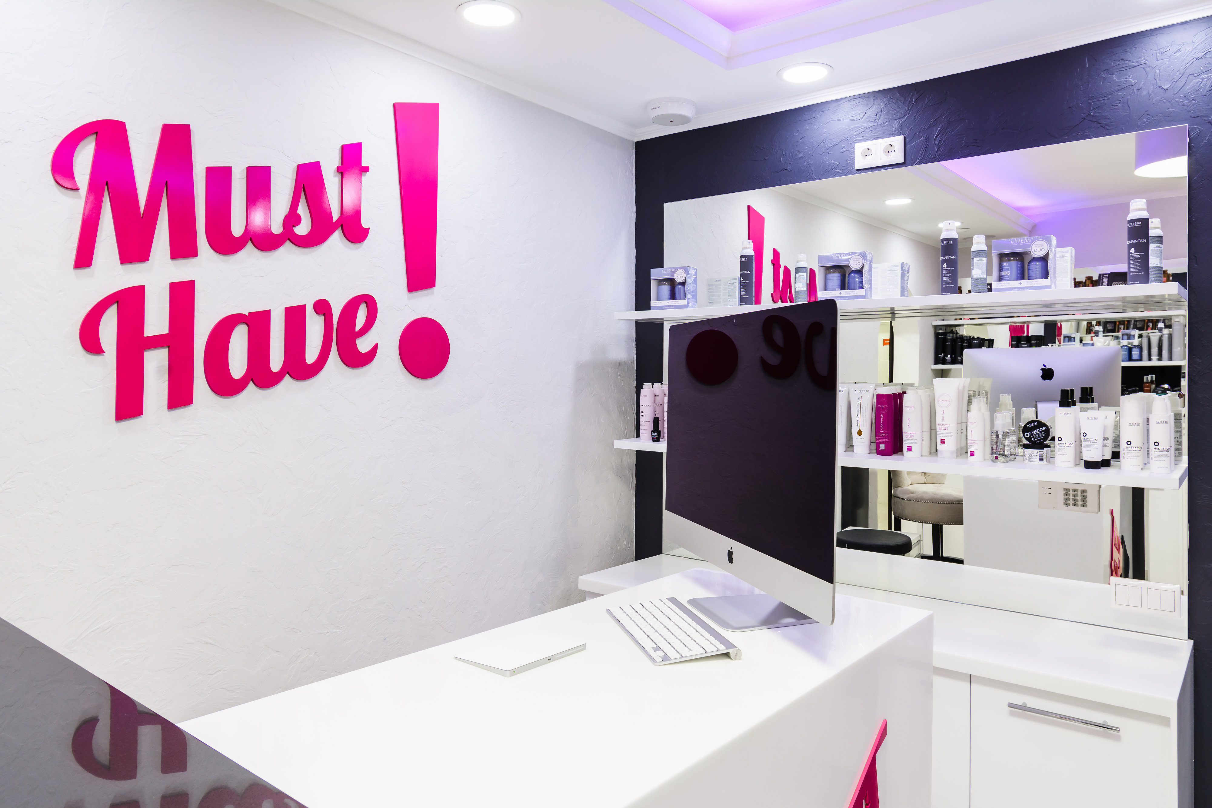 Салон красоты грануаль малая юшуньская. Must have салон красоты. Салон красоты каховская. Салон красоты каховская. Метро отрадное салон красоты.