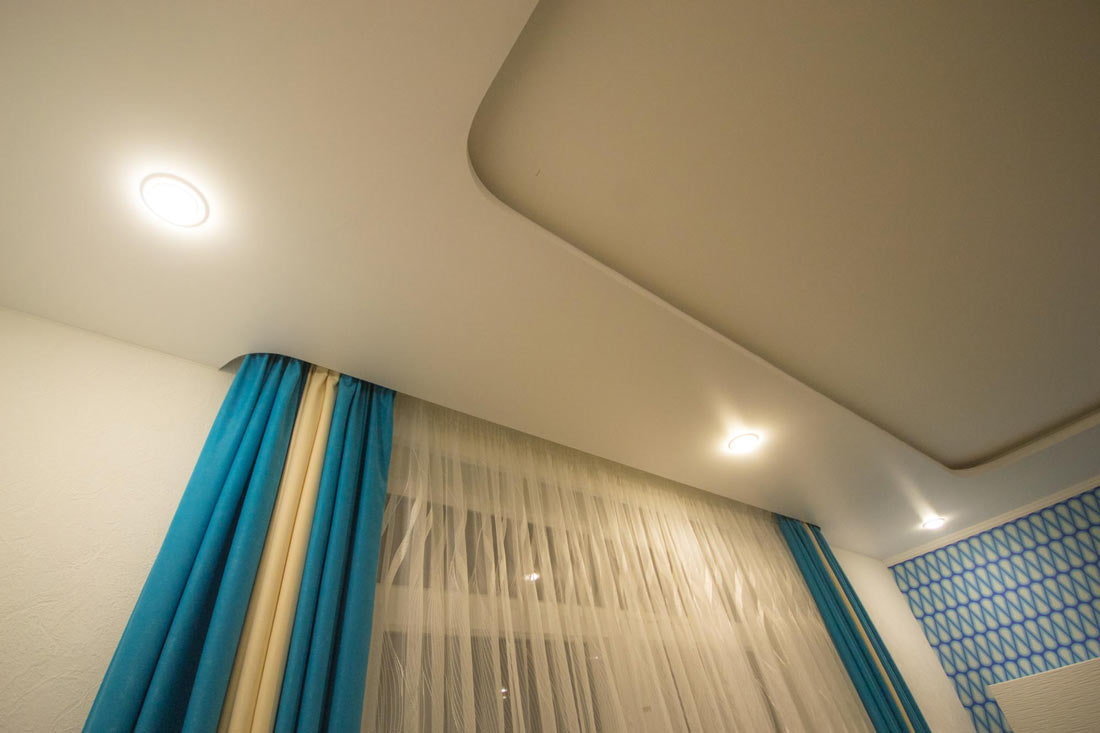 Натяжной Потолок С Нишей Под Карниз фото 5
