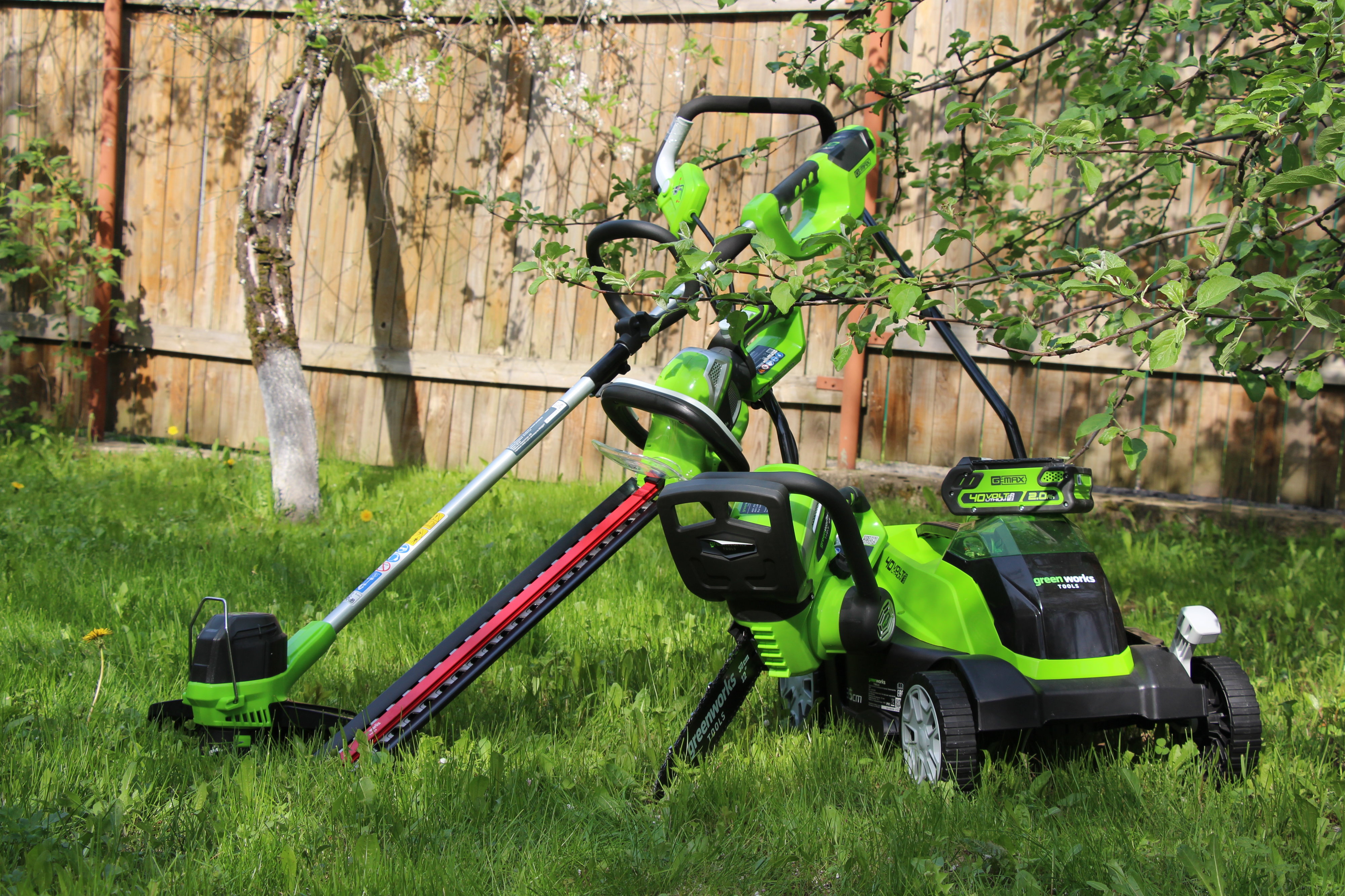 Садовая техника. Садовая техника Гринворкс. Садовая техника GREENWORKS. Садовый инструмент GREENWORKS. Аккумуляторный мотоблок для сада и огорода.