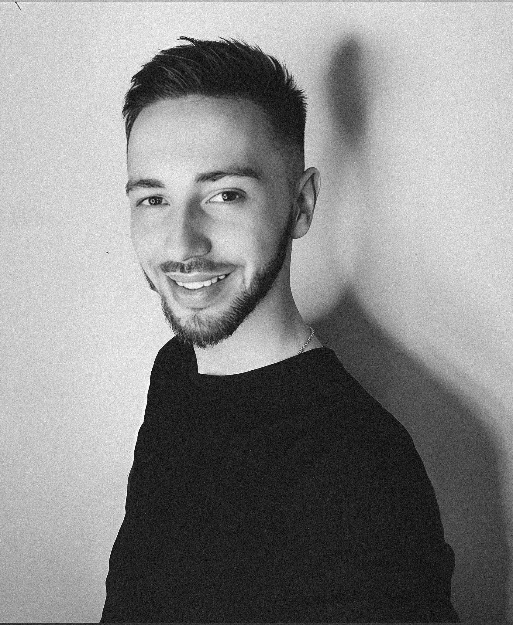 Павел Левин