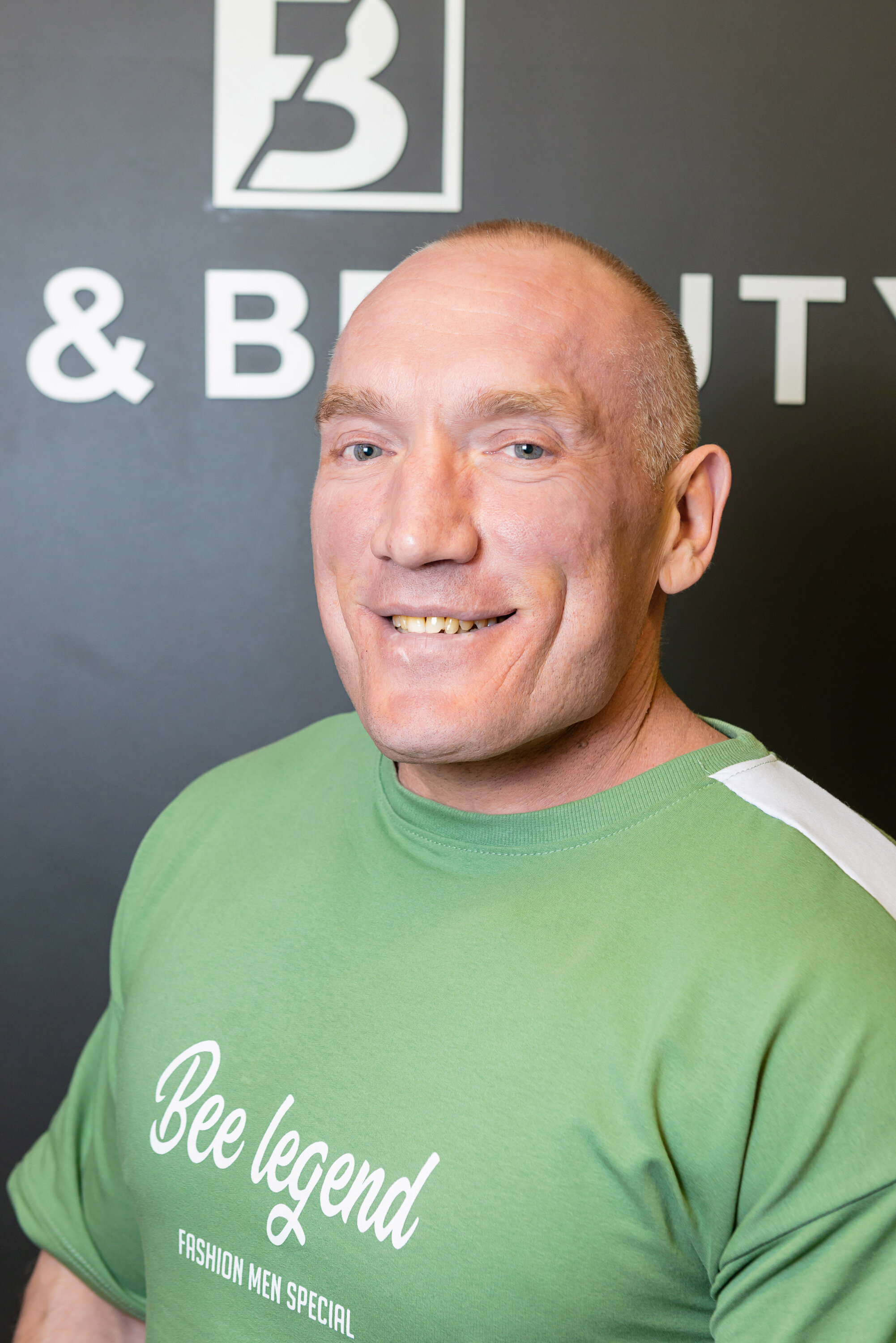 Виктор Голота