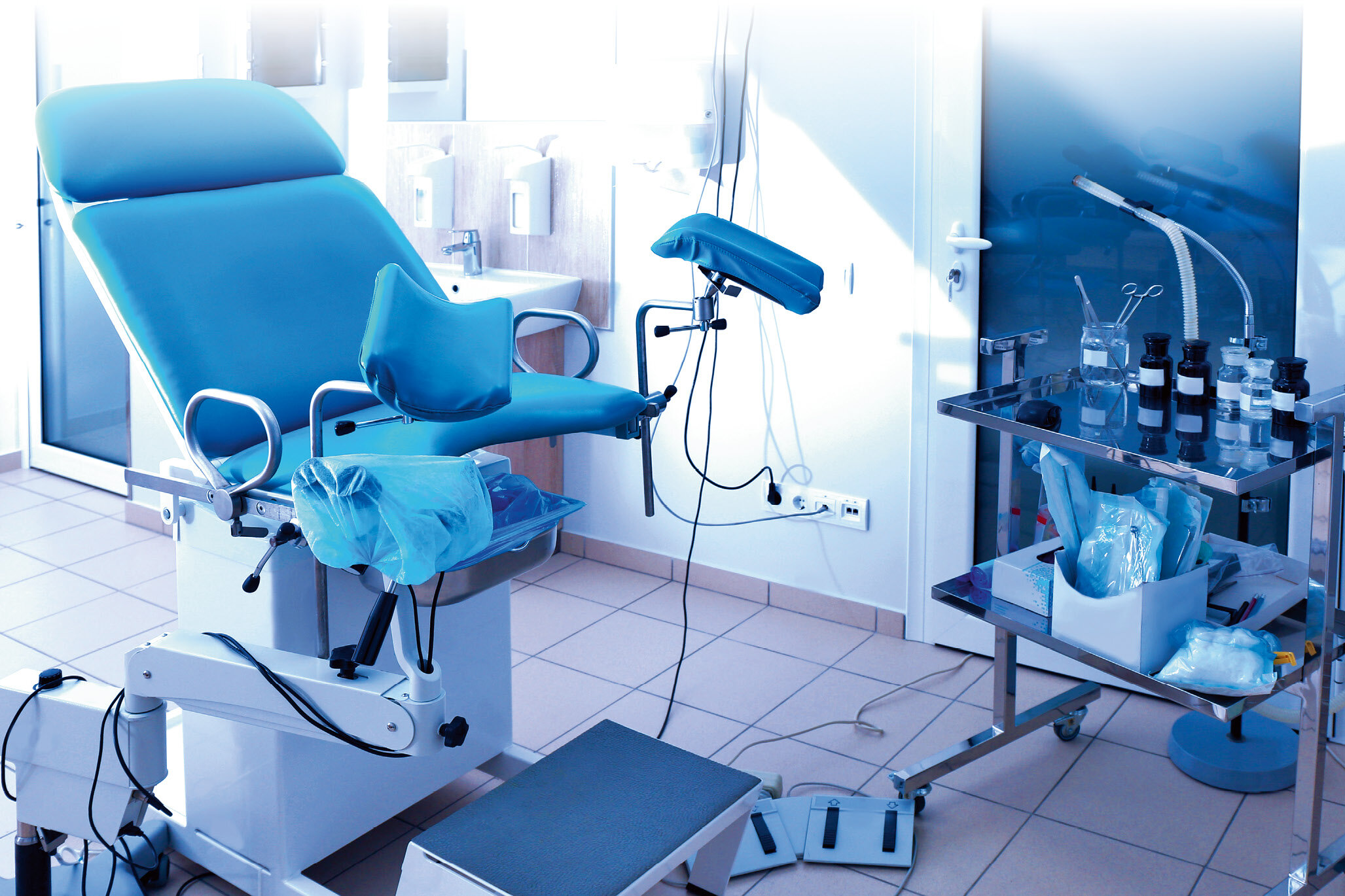 Кресло врача гинеколога. "КСН 9" кресло стоматологическое. Гинекологическое кресло. Кресло гинеколога. Смотровой кабинет гинеколога.