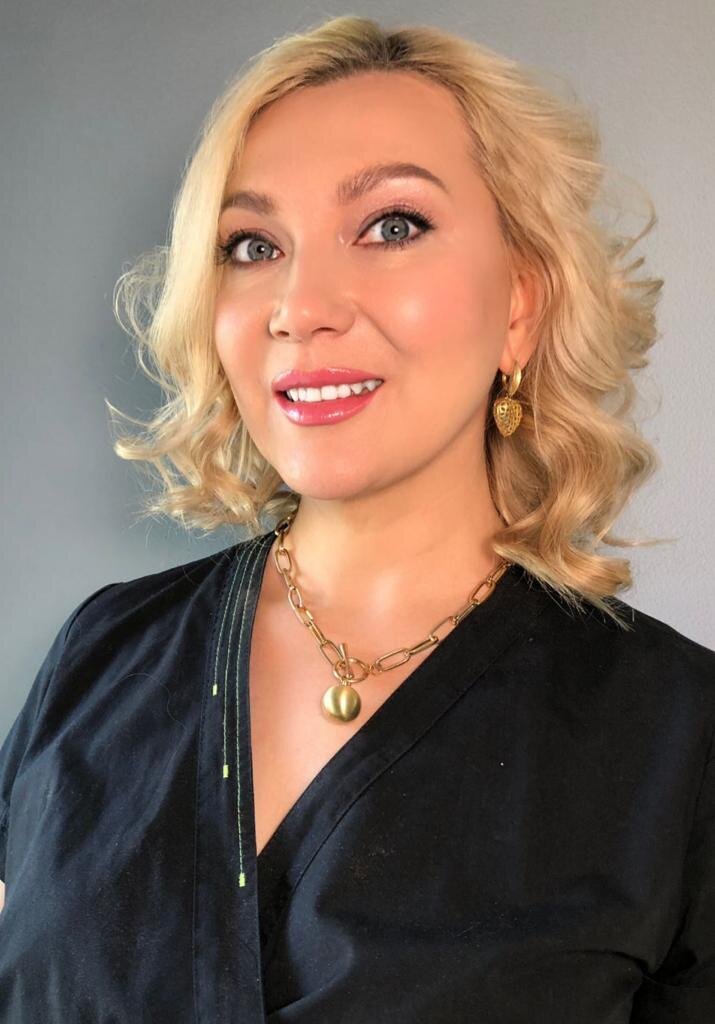 Елена Поникарова