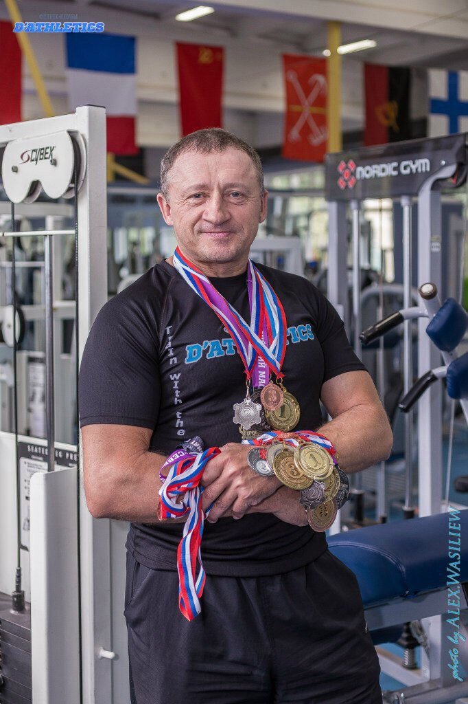 Чемпион по пауэрлифтингу