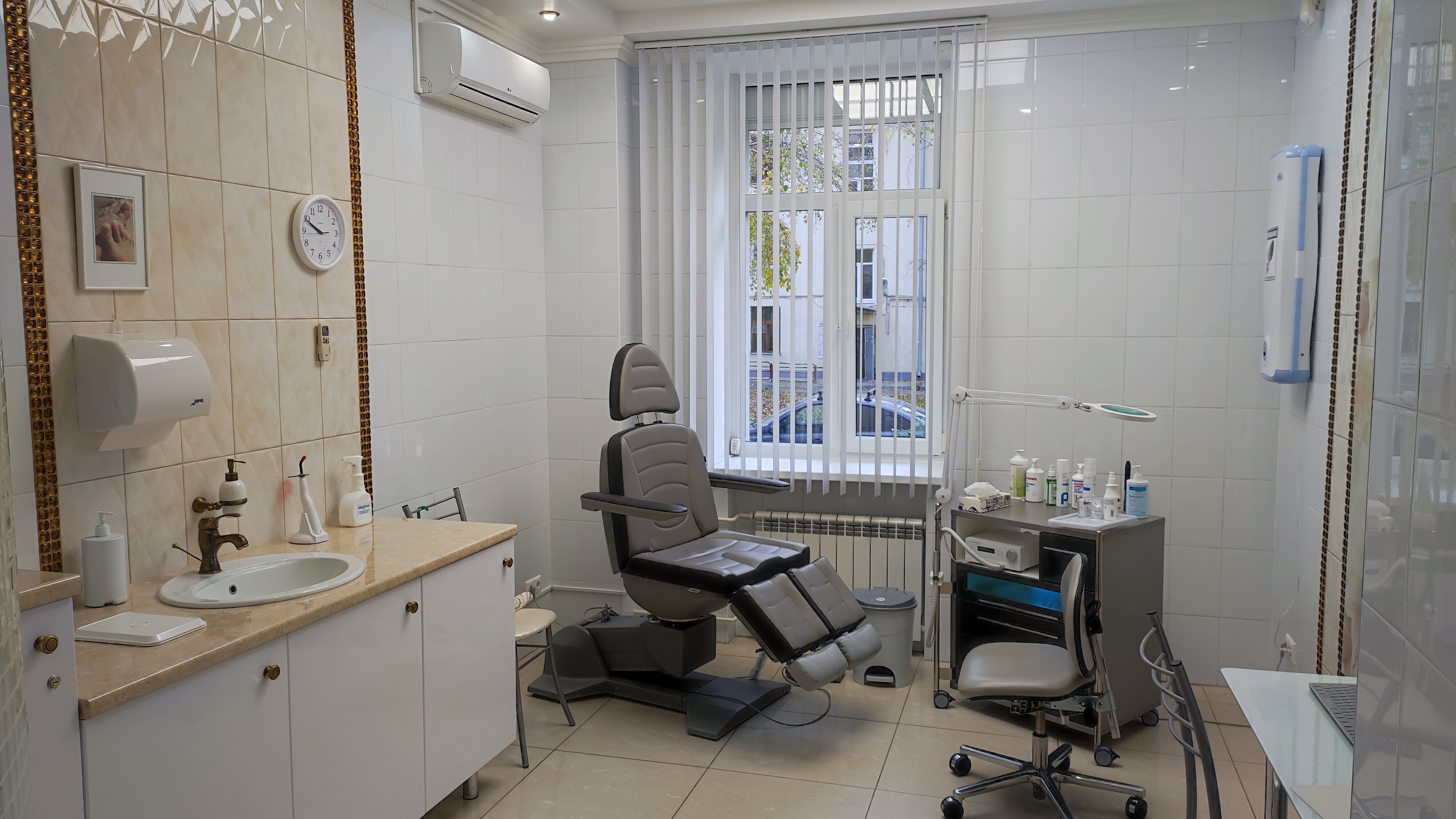 Подологический центр архангельск. Подологический центр чапаева. Мебель на красных партизан. Первый подологический центр в екатеринбурге. Первый подологический центр в екатеринбурге.