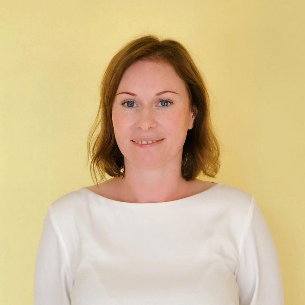 Препод по вокалу спб. Преподаватель по вокалу спб. Преподаватель по вокалу. Преподаватель вокала спб. Эльвира копылова сопрано.