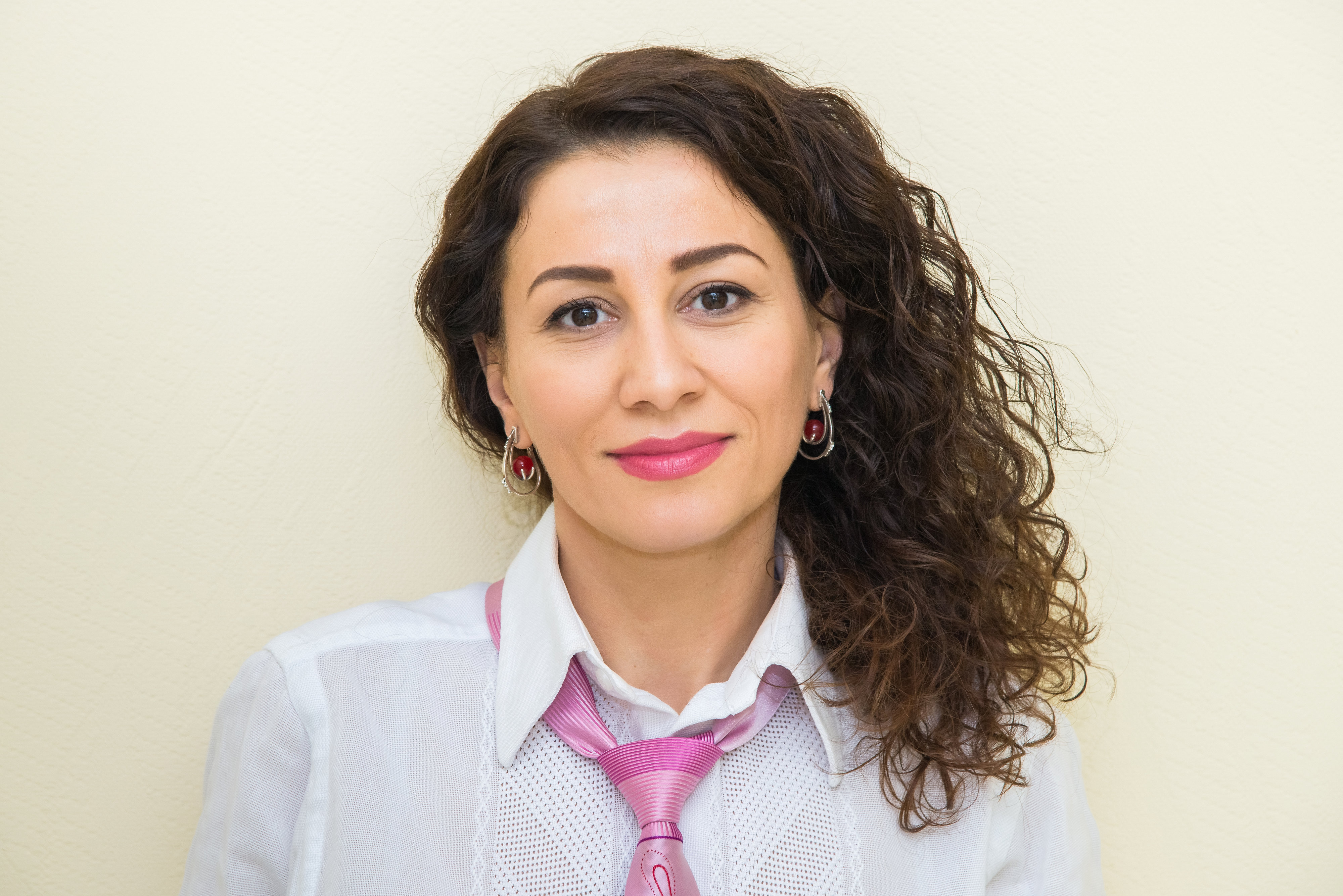 Карнеева ольга витальевна 11. Терланханым ильгар кызы. Гумру юсифова. Аббасбегли терланханым ильгар. Дерзкое прощание картинка.