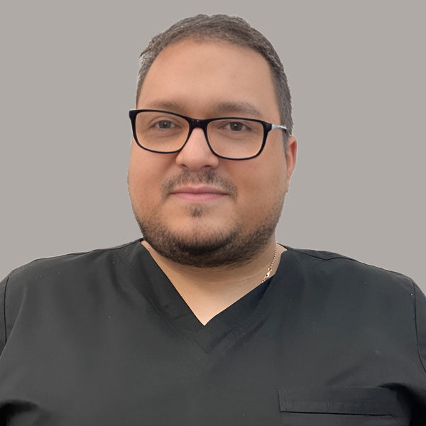 Саро Арсенович Иванян