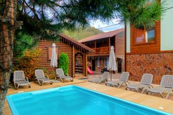 Экоотель Bergamo, с рейтингом 5 - находится по адресу Краснодарский край, пгт Красная Поляна, Заповедная улица, 56а 