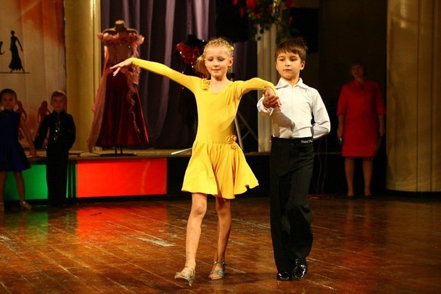 Детские костюмы для танцев в Украине