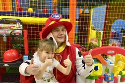 Детский игровой клуб Киндер Бум, с рейтингом 5 - находится по адресу Ярославль, Дзержинский район, Северный жилой район, 3-й микрорайон, улица Елены Колесовой, 48 