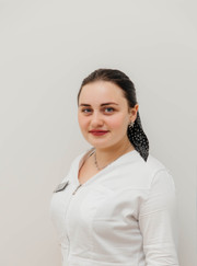 Стоматолог-хирург, гигиенист стоматологический Елизавета Андреевна Вередина