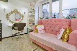 Салон красоты Arin West, с рейтингом 4.4 - находится по адресу Москва, Зеленоград, район Крюково, 124681, Заводская улица, 16 