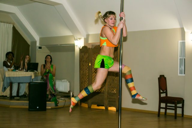 Школа танцев Exotic Pole Dance Елены Дружининой