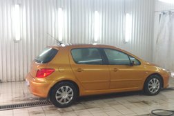 Автосервис Е2, с рейтингом 3.7 - находится по адресу Екатеринбург, улица Старых Большевиков, 2а лит И 