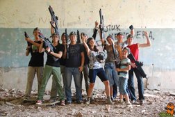 Лазертаг клуб Ru-bej, с рейтингом 2.5 - находится по адресу Уфа, Цветы Башкирии, 2/3а 