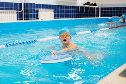 Плавательный клуб Сибирь спортивно-оздоровительный центр, с рейтингом 3.8 - находится по адресу Красноярск, Ульяновский проспект, 18д 