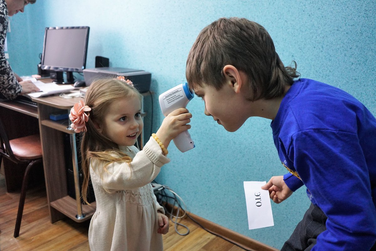 Какая есть помощь школам. Диагностика в школе. Квест Омск для детей. Аллергоцентр в Омске детский. Помощь в школе.