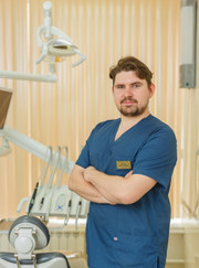 Имплантолог, стоматолог Иван Андреевич Метелев