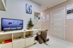 Моя стоматология Три слона, с рейтингом 4.9 - находится по адресу Москва, Михневская улица, 19к2 