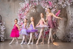 Школа балета "с Точки", с рейтингом 4.9 - находится по адресу Санкт-Петербург, Шуваловский проспект, 37, корп. 1 