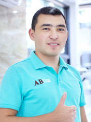 Стоматолог-хирург, имплантолог Максат Жанкелдиевич Оспанов