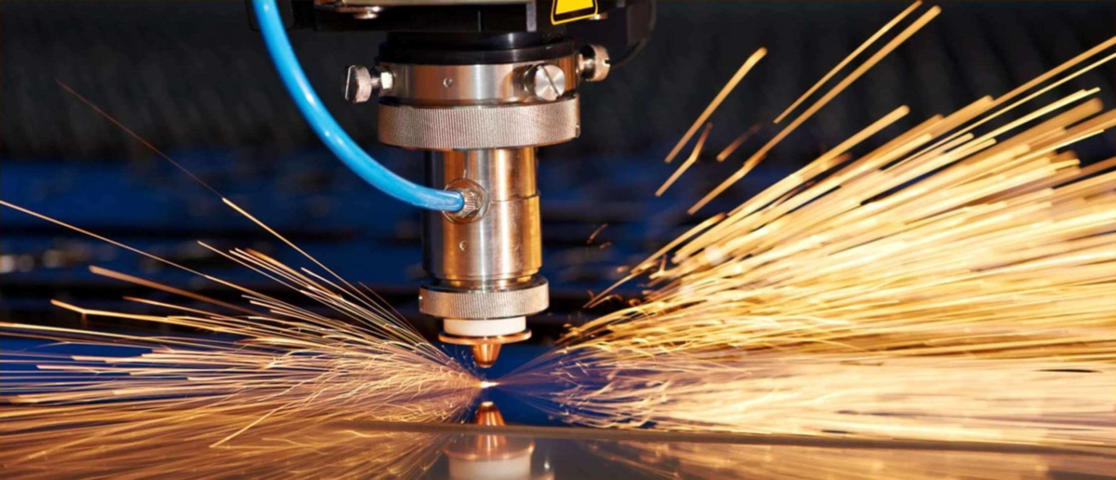 Steel cut. Металлообрабатывающая промышленность. Металлургия и металлообработка. Обработка материалов. Лазеры в промышленности.