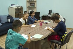 Образовательный центр Байтерек, с рейтингом 3.6 - находится по адресу Алматы, микрорайон Таугуль-2, 37А 