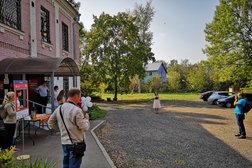 Лобненский учебный центр, с рейтингом 4 - находится по адресу Московская область, Лобня, улица Булычева, 2 