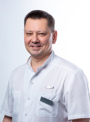 Имплантолог, стоматолог Максим Геннадьевич Николаенко