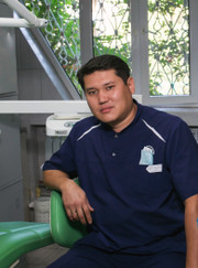 Стоматолог-ортопед, стоматолог-терапевт Куаныш Омербаевич Суюнов