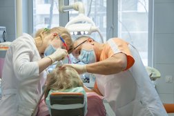 Стоматологическая клиника Гелиос, с рейтингом 4.4 - находится по адресу Екатеринбург, улица Шейнкмана, 132 