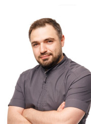 Стоматолог-ортопед Арсен Магомедович Курбанов