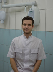 Стоматолог-хирург, стоматолог Никита Александрович Булаев