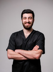 Стоматолог, стоматолог-терапевт Идрис Алиевич Адамов