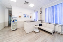 Стоматология ЕвроДент, с рейтингом 4.9 - находится по адресу Московская область, пос. Дубовая Роща, Октябрьская улица, 7 