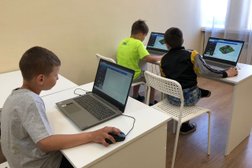 Школа программирования для детей Алгоритмика, с рейтингом 4.5 - находится по адресу Екатеринбург, улица Степана Разина, 71 