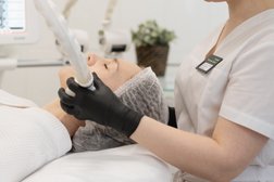 Косметологическая клиника Косметик центр, с рейтингом 4.7 - находится по адресу Москва, Большой Предтеченский переулок, 31 