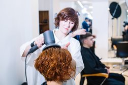 Студия обучения парикмахеров Moyo academy, с рейтингом 4.4 - находится по адресу Екатеринбург, улица Мамина-Сибиряка, 126 